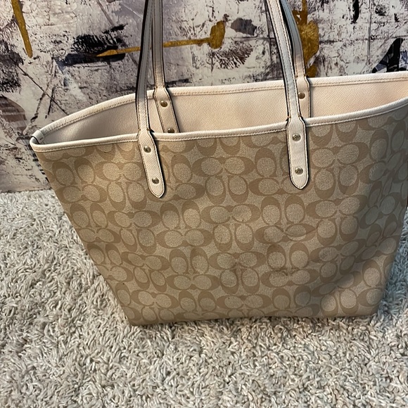 COACH SIGNATURE REVERSIBLE ROAD TRIP NEW YORK CITY TOTE - Picture 6 of 10